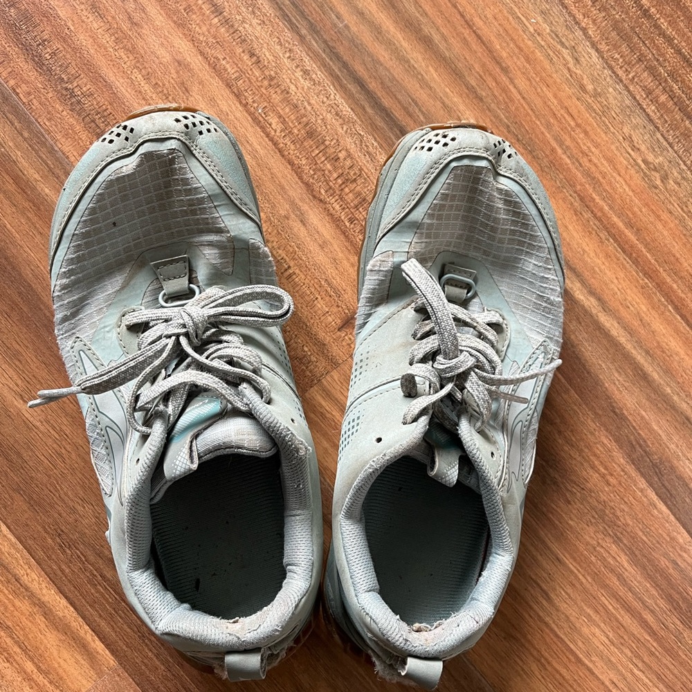 Altra lone peak 7